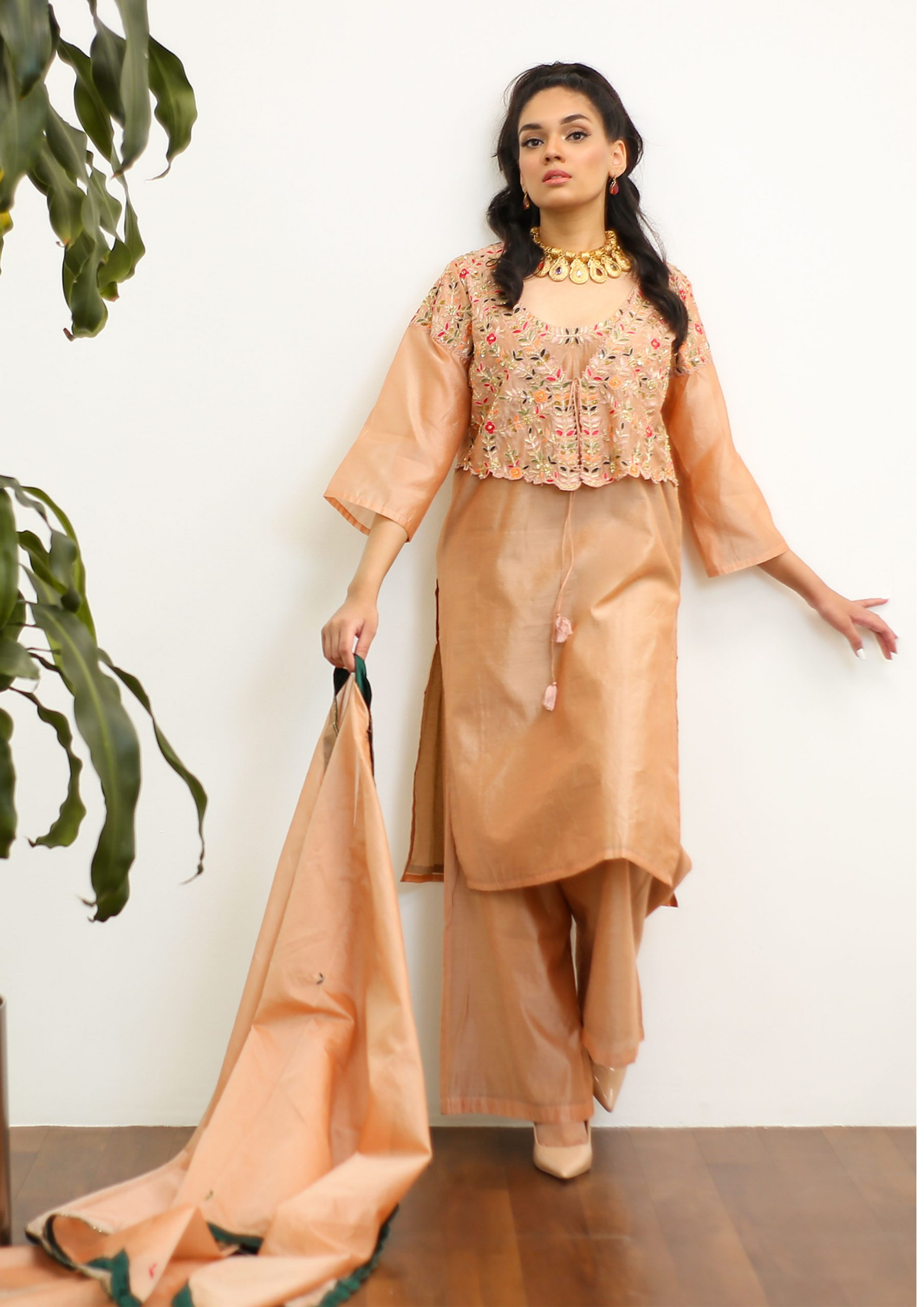 Sorbet Aari Kurta Set.