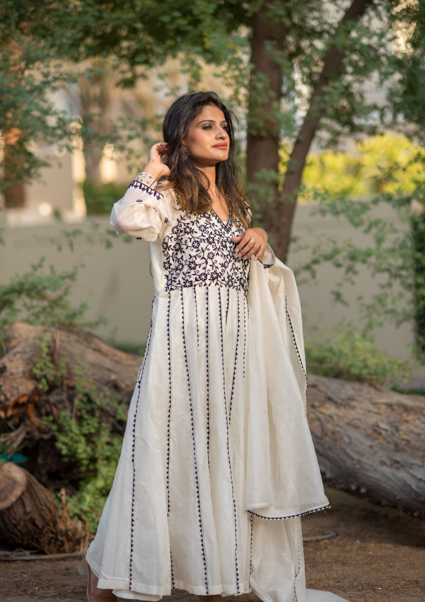 Akira Araya Black and White Anarkali Kurta Set.