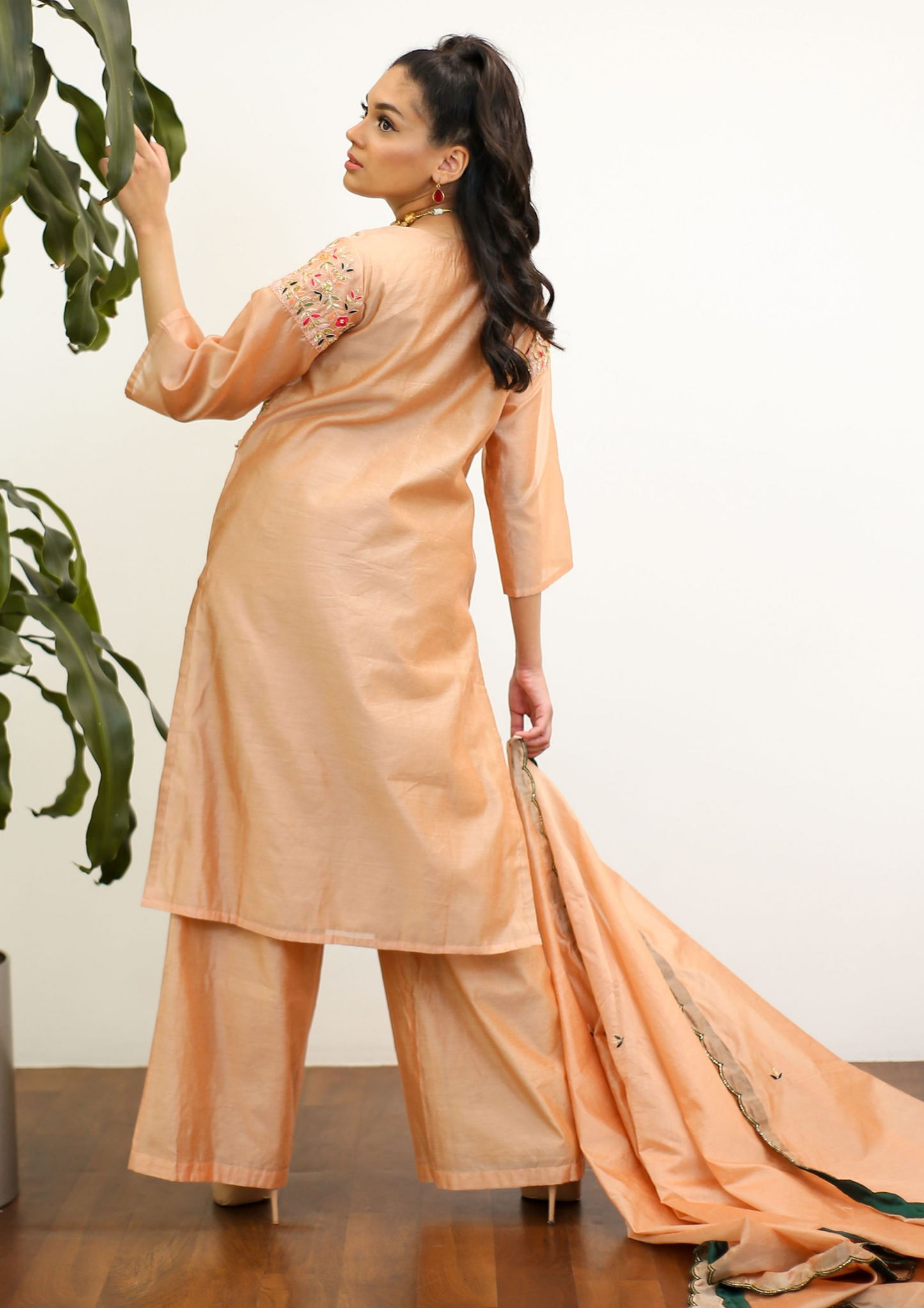 Sorbet Aari Kurta Set.