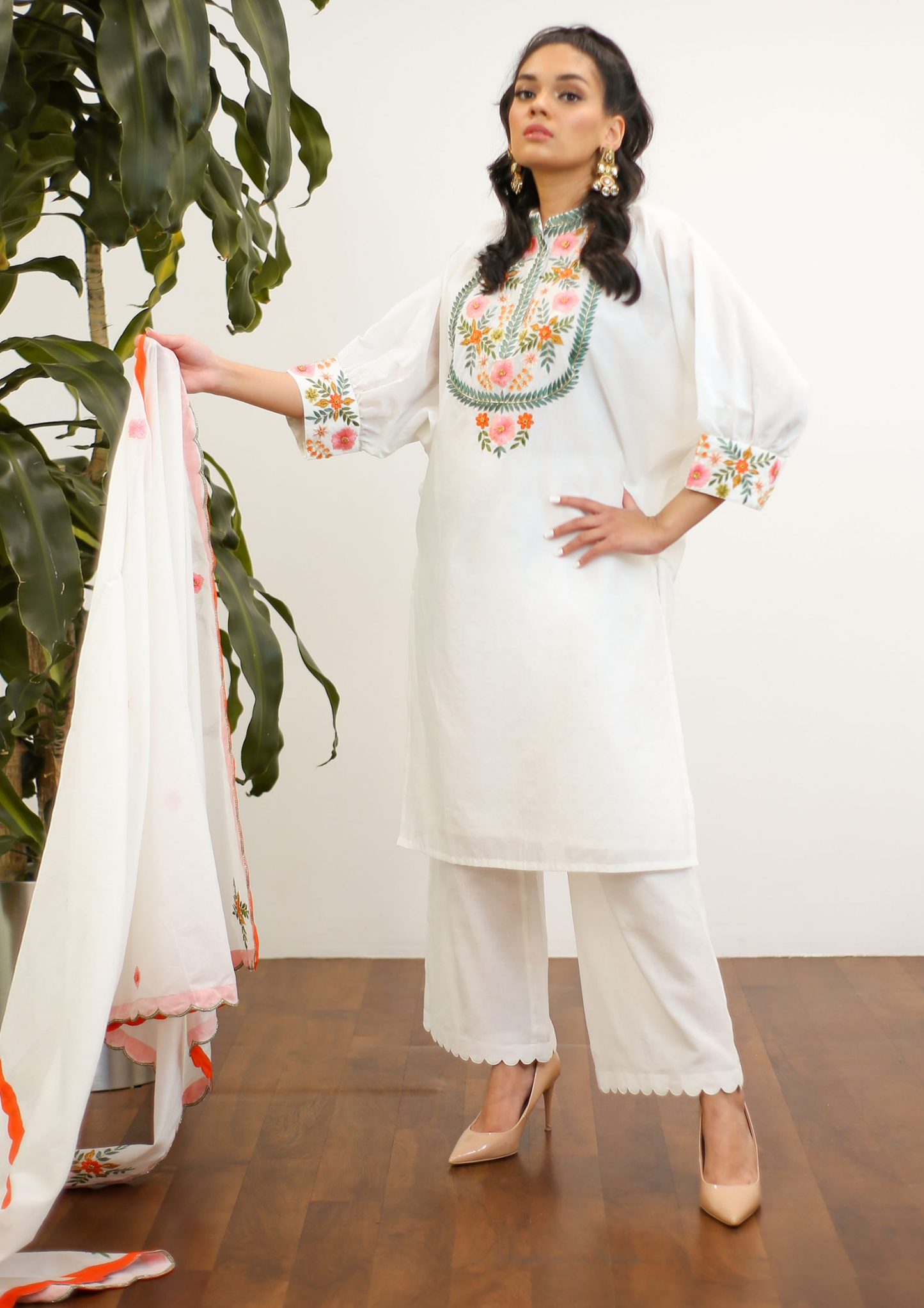 Sorbet Pari White Kaftan Kurta Set.